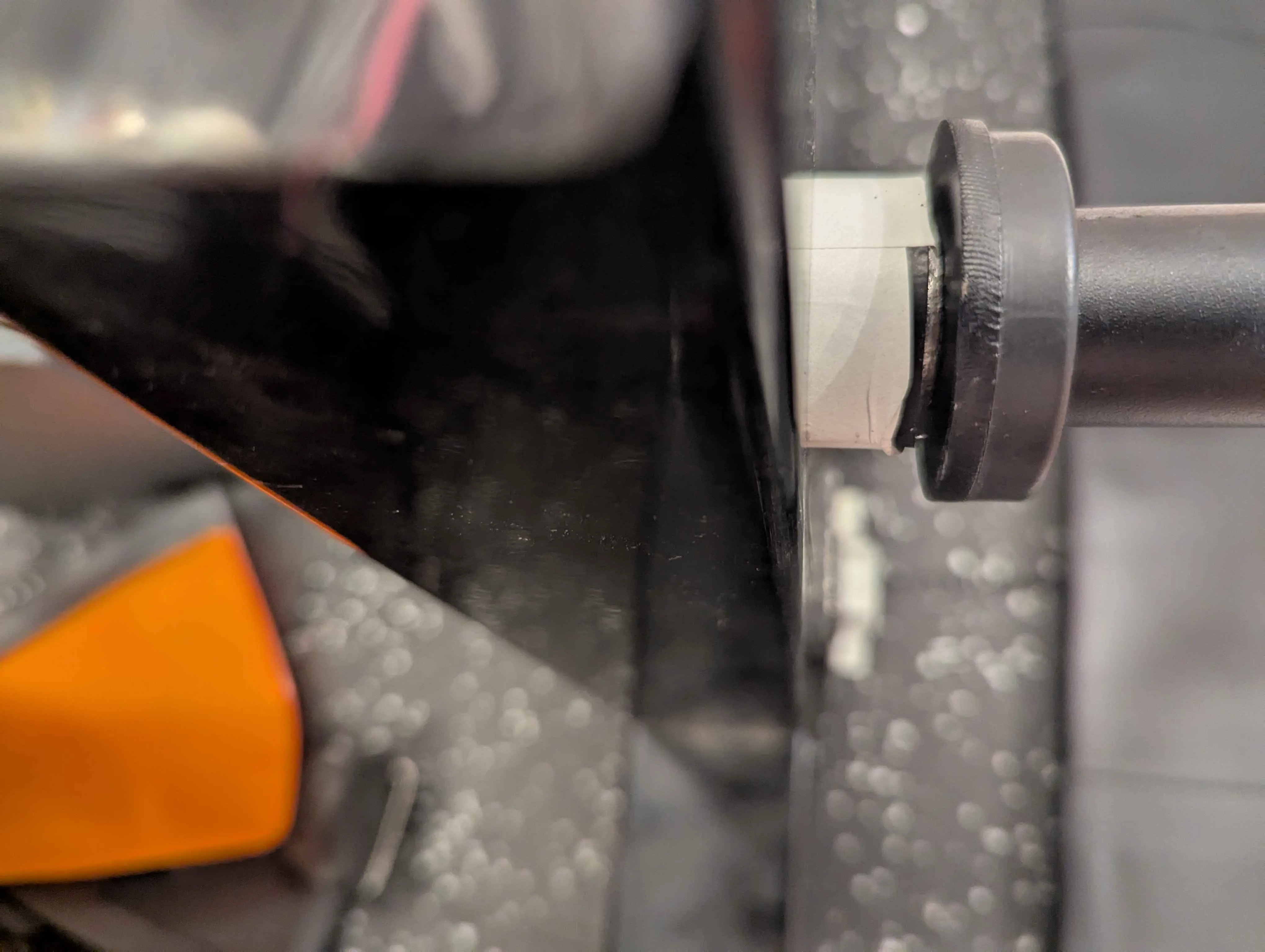 WB-PR15の穴に差し込んだ状態（寄り）